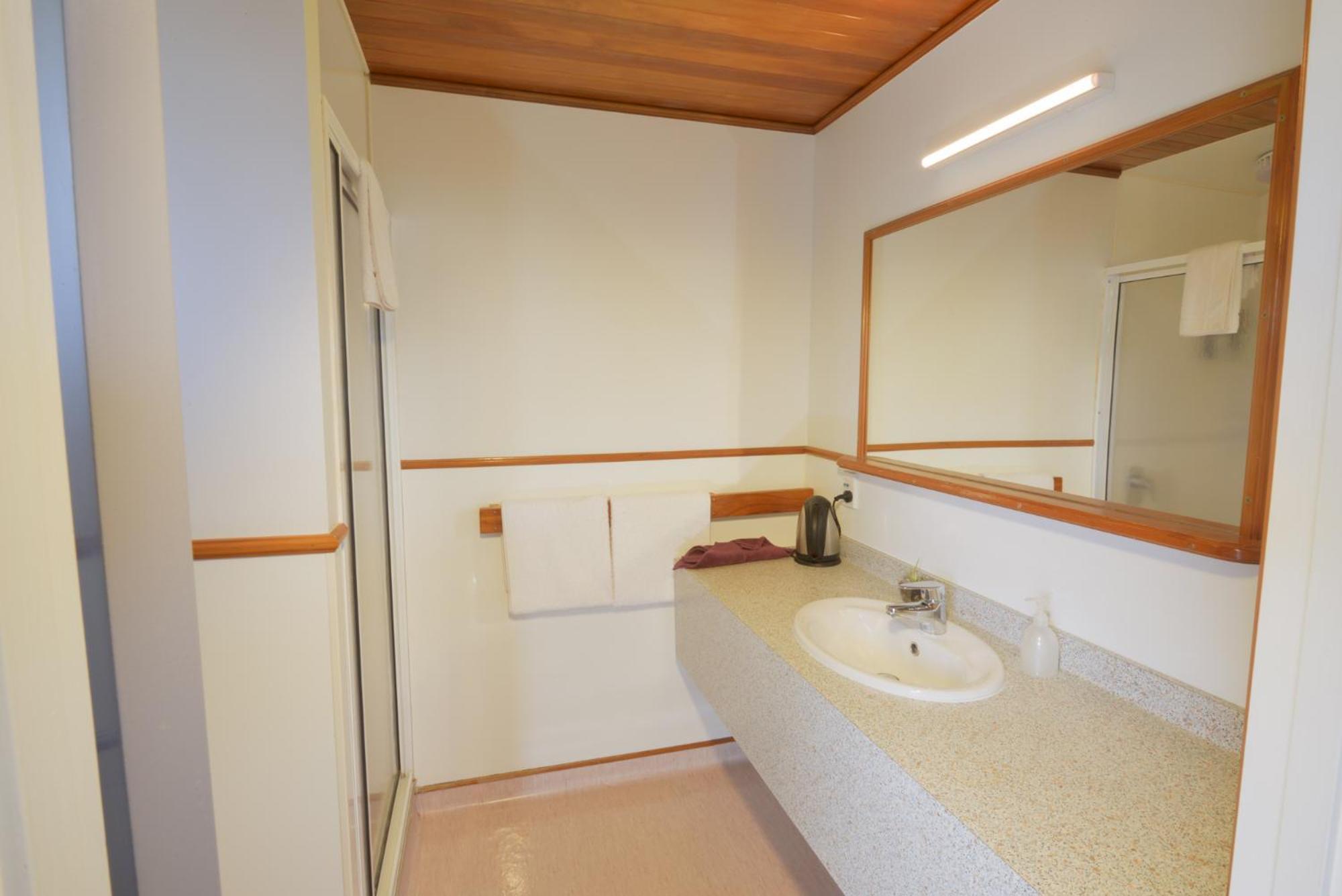 Wilderness Motel Accommodation Haast Ngoại thất bức ảnh